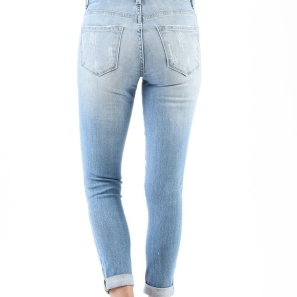 NWT Light Wash Distressed Denim - Picture 5 of 6